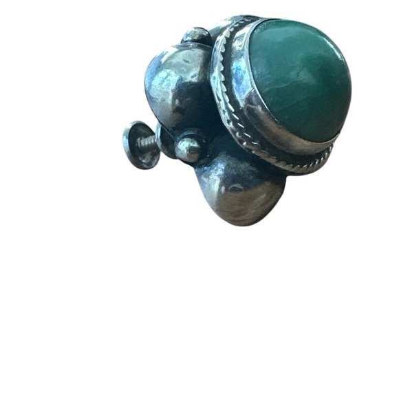 1940's Vintage Mexican Silver Earrings and Bracelet with Jade Cabochons - Picture 7 of 9